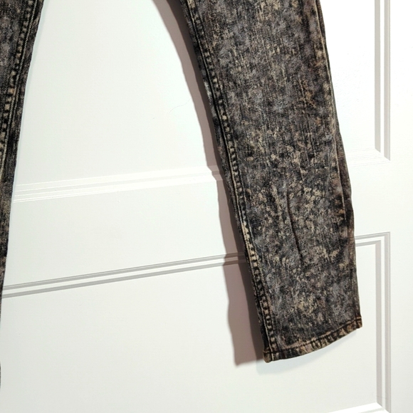 Levi's 511 High Rise Slim Fit Jeans - Picture 4 of 10